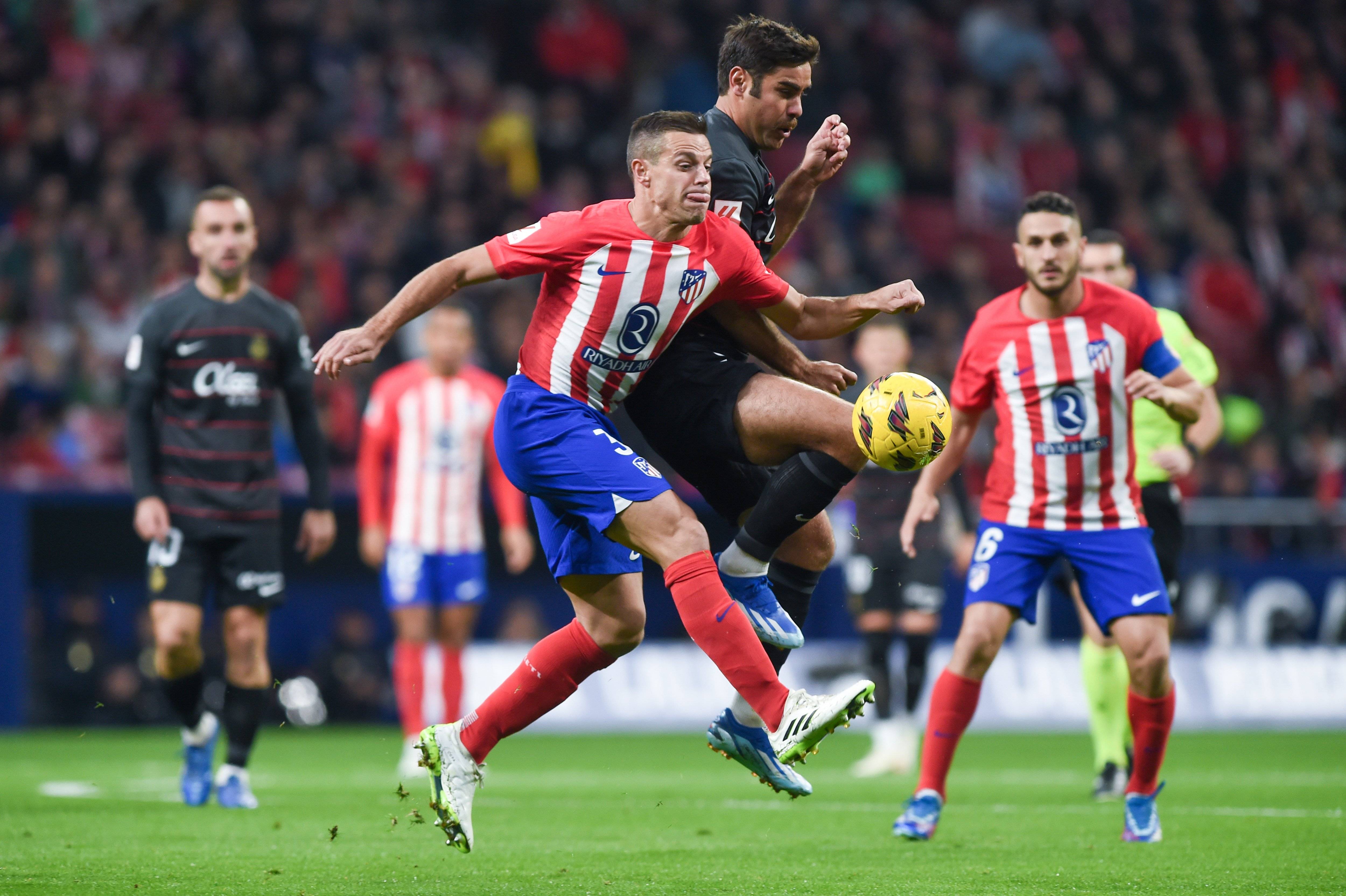 皇马枪手火力全开,巴萨血洗对手 皇马枪手火力全开,巴萨血洗对手