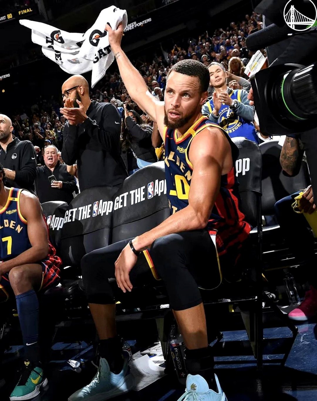 勇士三分雨再起,库里重返巅峰状态 勇士三分雨再起,库里重返巅峰状态