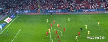 欧预赛赛事频出高光瞬间,球员斗志昂扬的简单介绍 欧预赛赛事频出高光瞬间,球员斗志昂扬的简单介绍