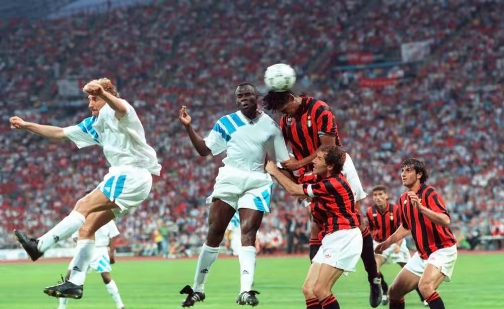 半岛体育在线登录-国米客场不敌罗马,遭遇意甲德比失利