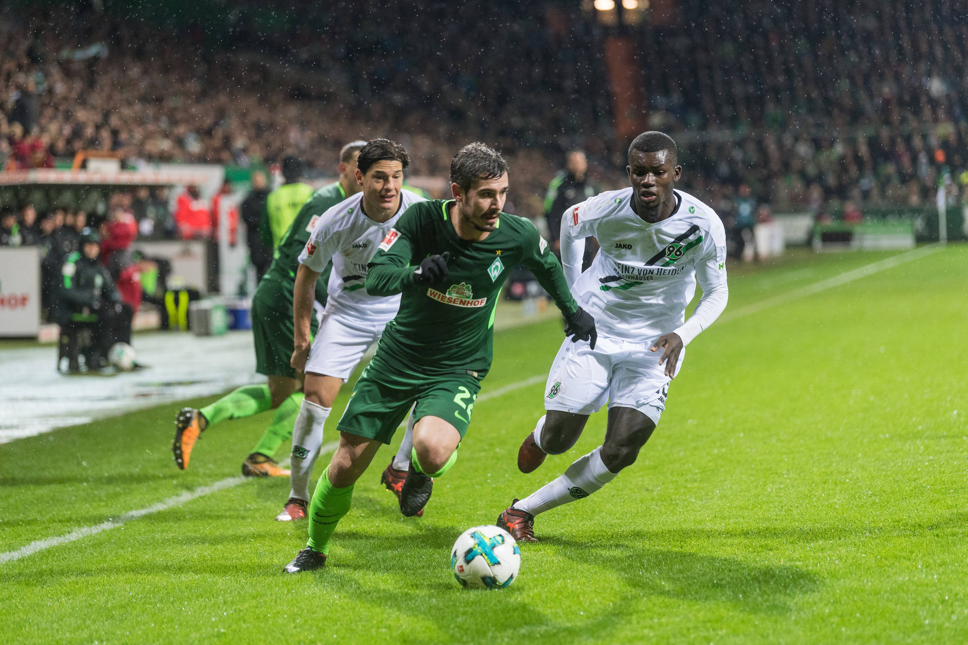 半岛体育课程-不莱梅球员私下争吵,影响团队合作的简单介绍