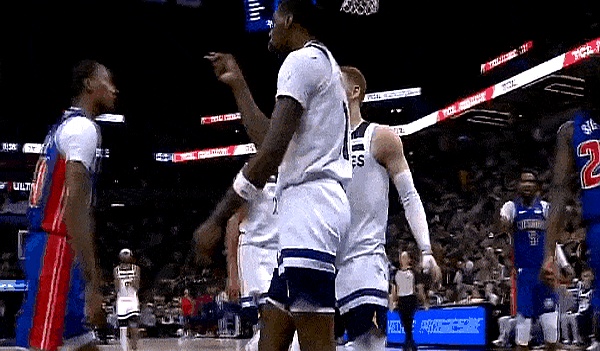 关于比赛中的激烈对抗令人目不暇接的信息 关于比赛中的激烈对抗令人目不暇接的信息