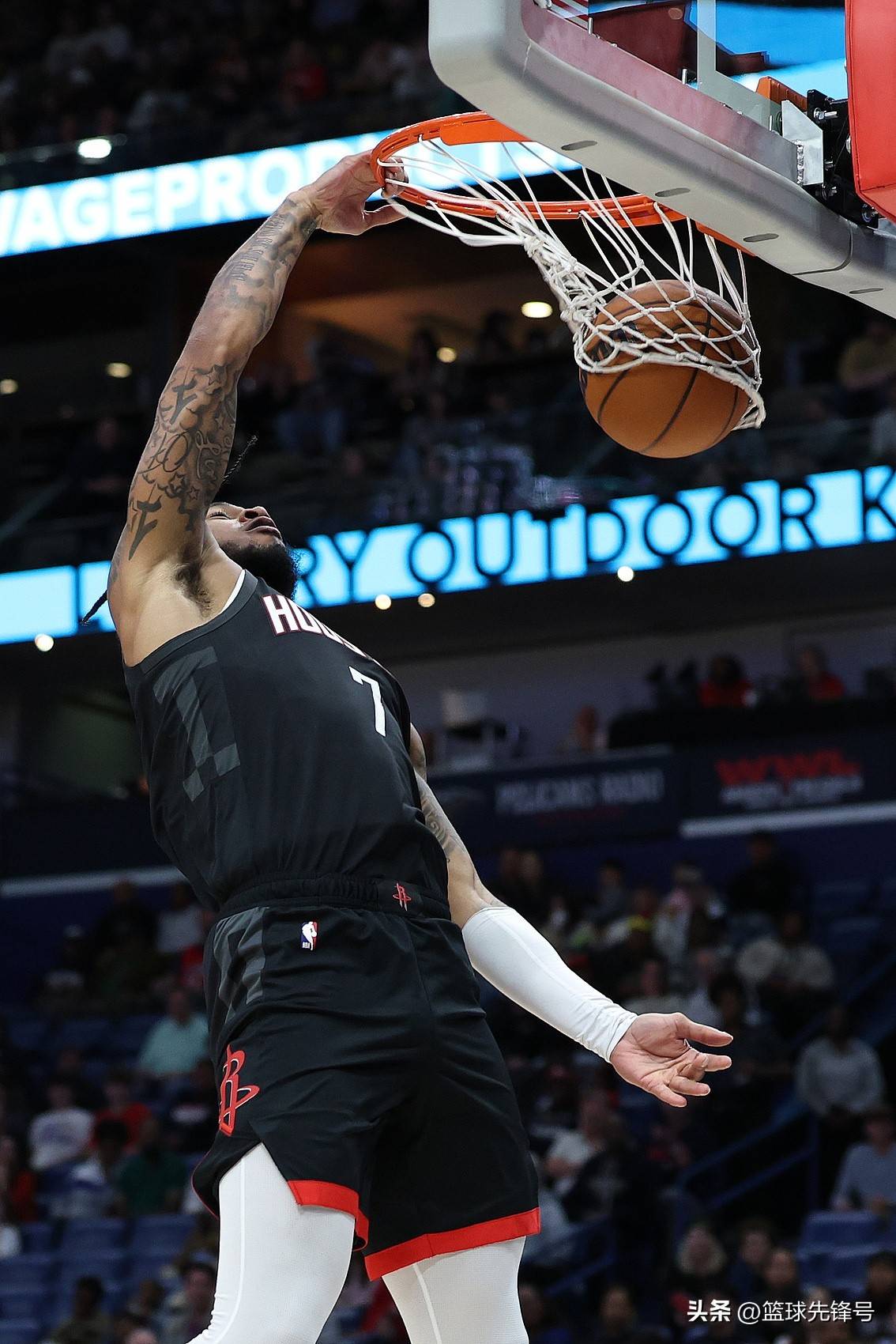 掘金客场憾负老鹰,遭遇失利 掘金客场憾负老鹰,遭遇失利