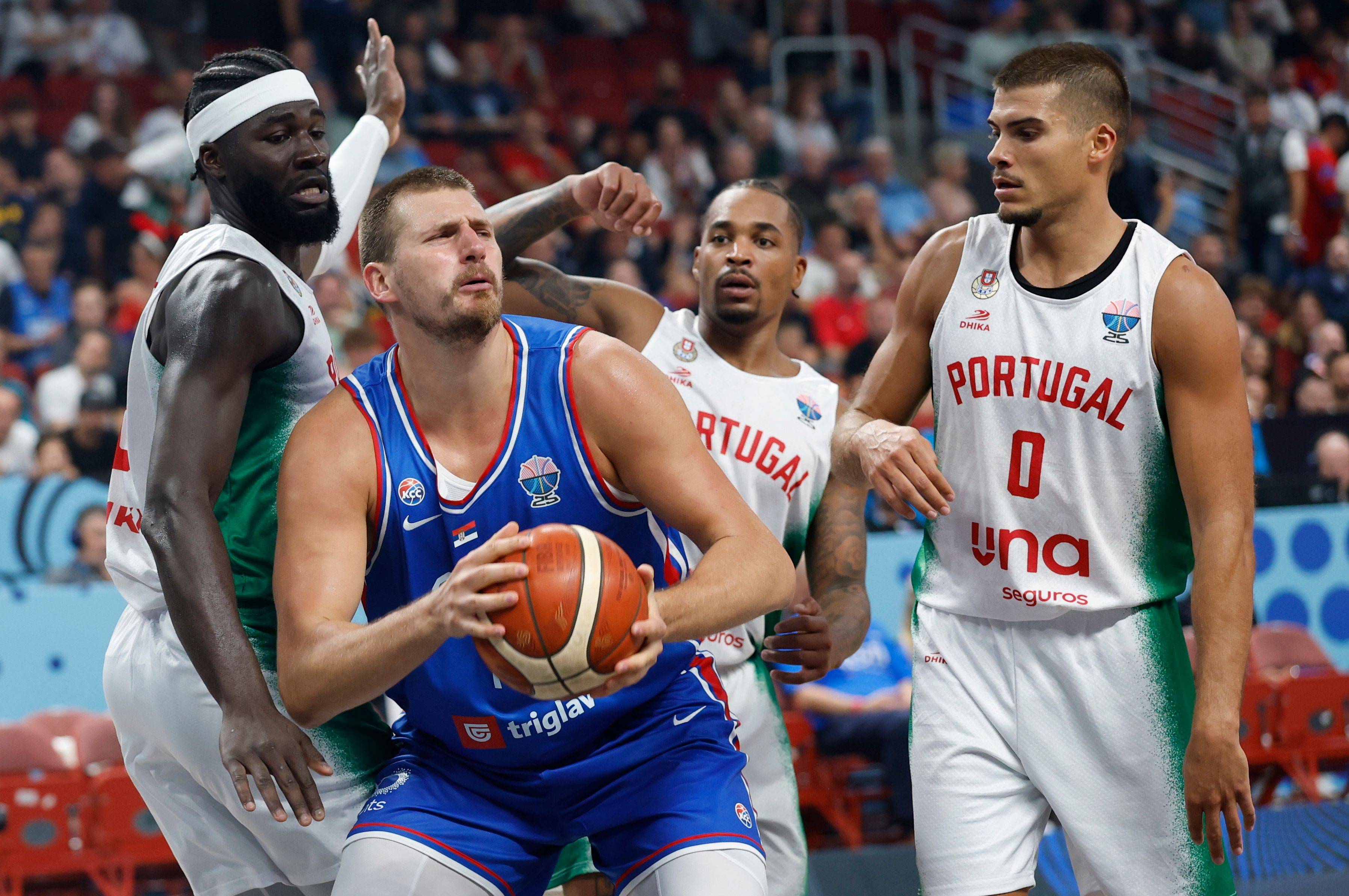 球星大腿受伤，球队备战无比焦虑的简单介绍