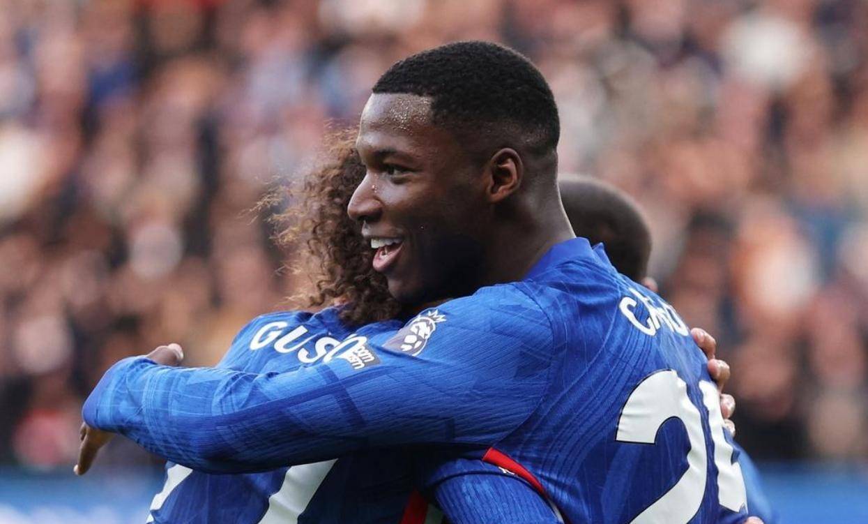 切尔西战术调整巧妙，逆袭击败对手