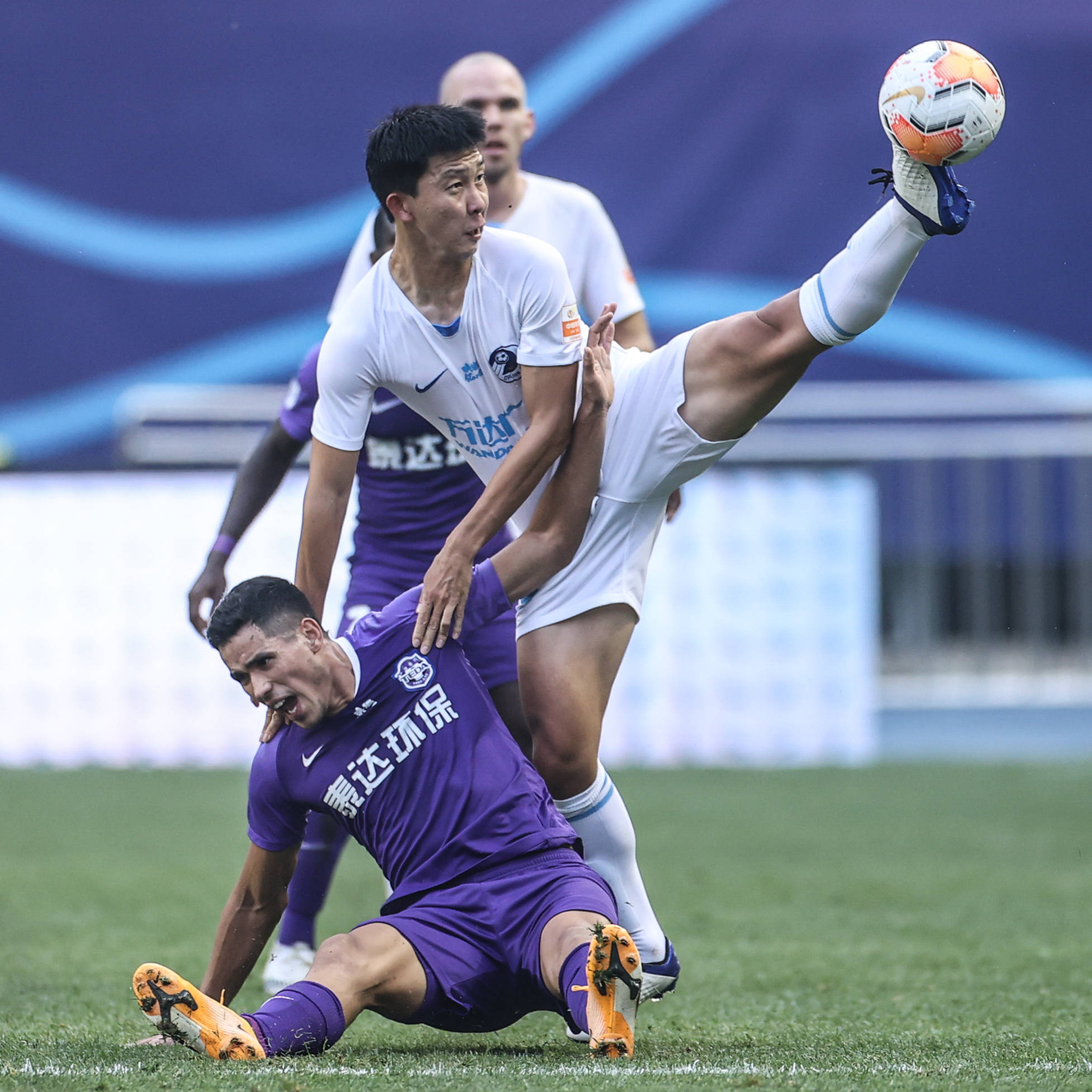 半岛体育电竞-苏宁客场面对天津泰达，力争取得胜利的简单介绍