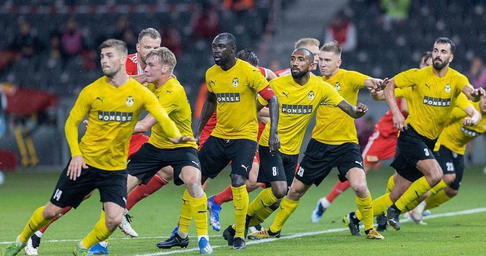 半岛体育直播-足球队伍实力碰撞，胜负难料的简单介绍